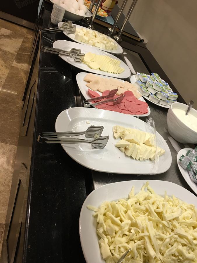 Ayhan Готель Анталія